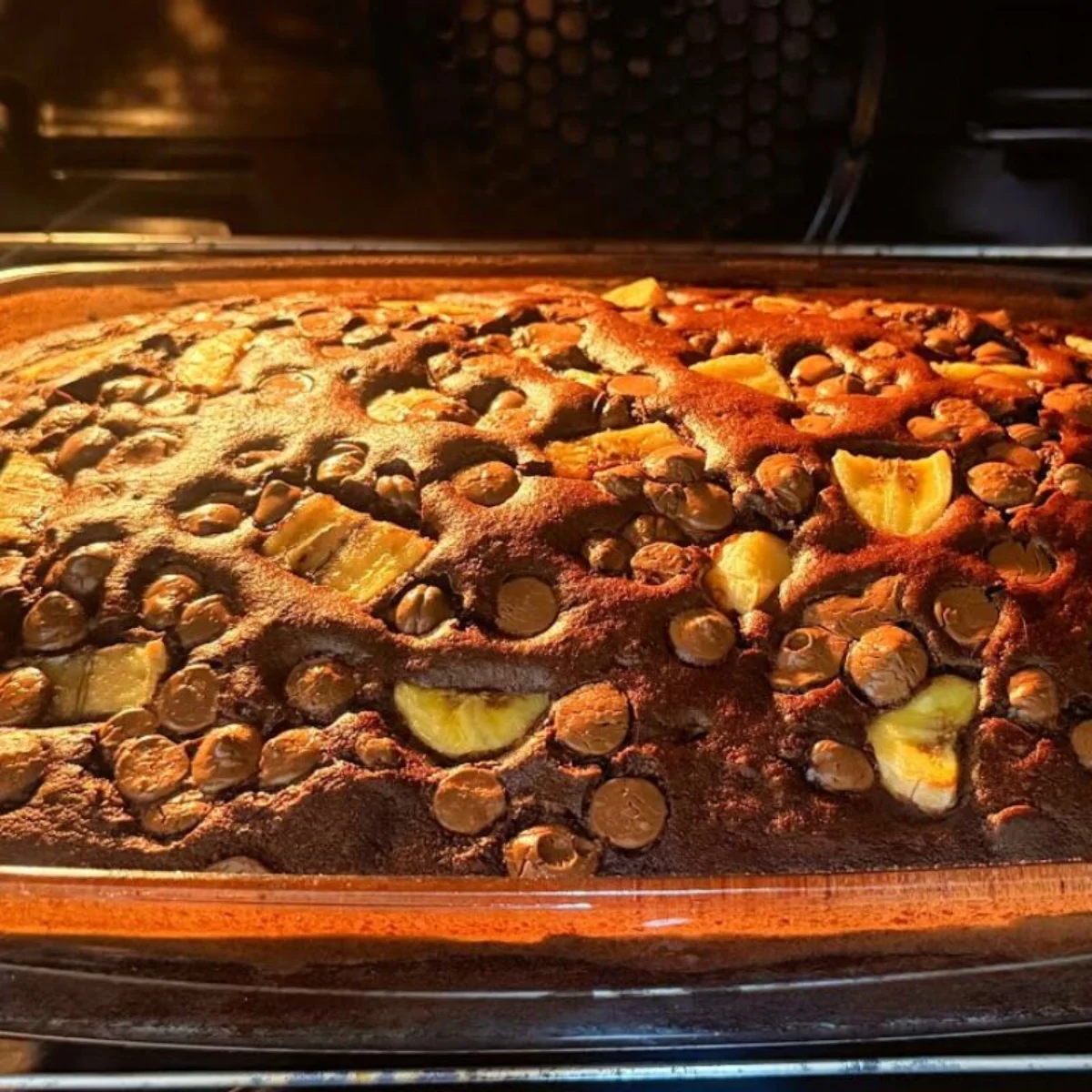 Bolo de banana com chocolate fofinho e cremoso