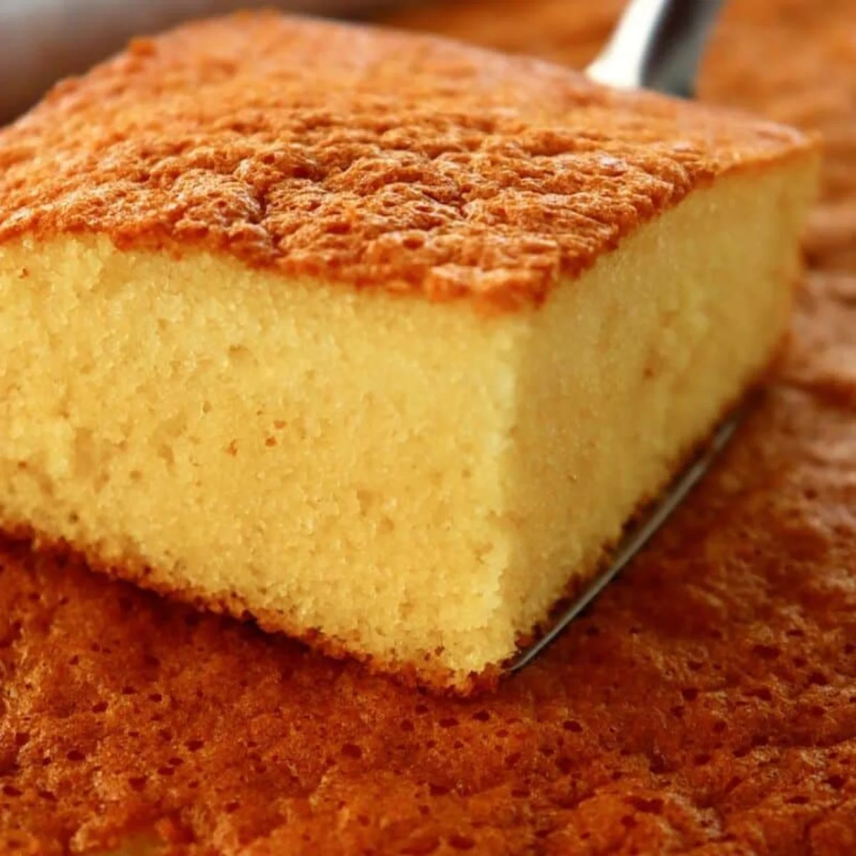 Bolo de leite quente extremamente fofinho e macio