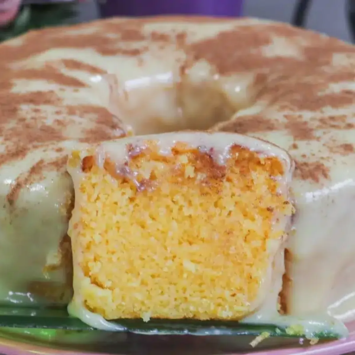 Bolo de milho de latinha com brigadeiro de milho cre