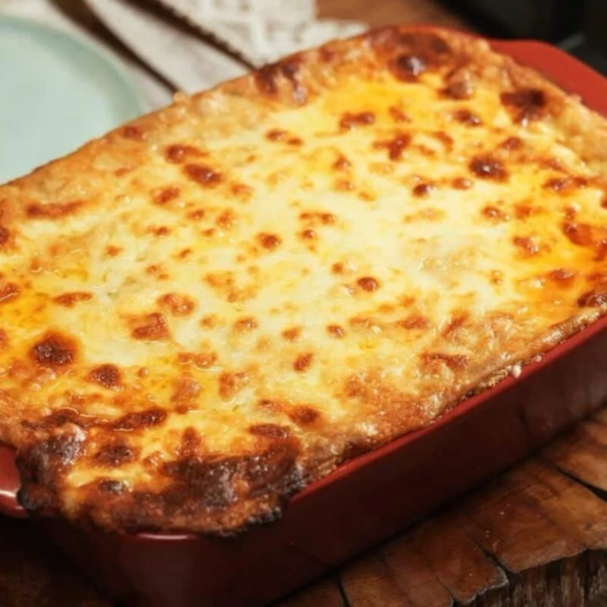 Escondidinho com purê de mandioca cremoso e recheio