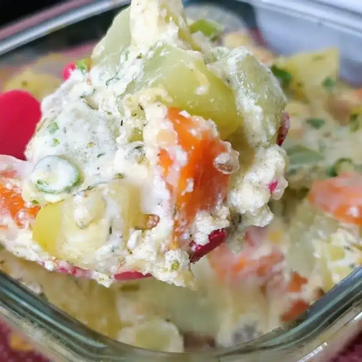 Gratinado de legumes com molho branco cremoso e quei