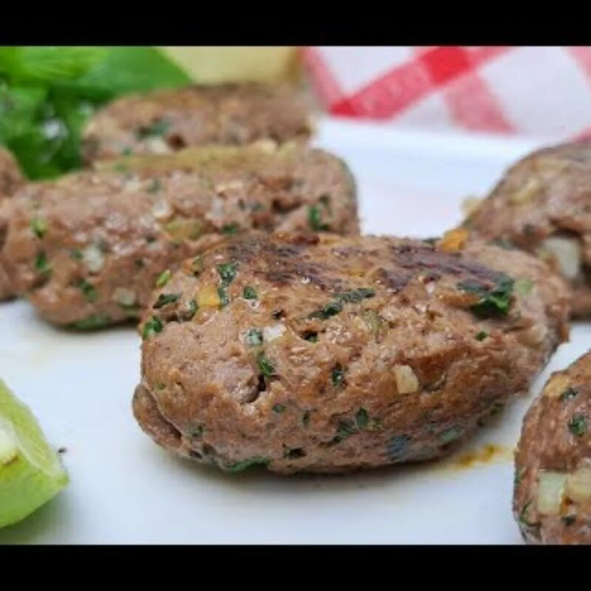 Kafta de carne moída na frigideira muito suculenta