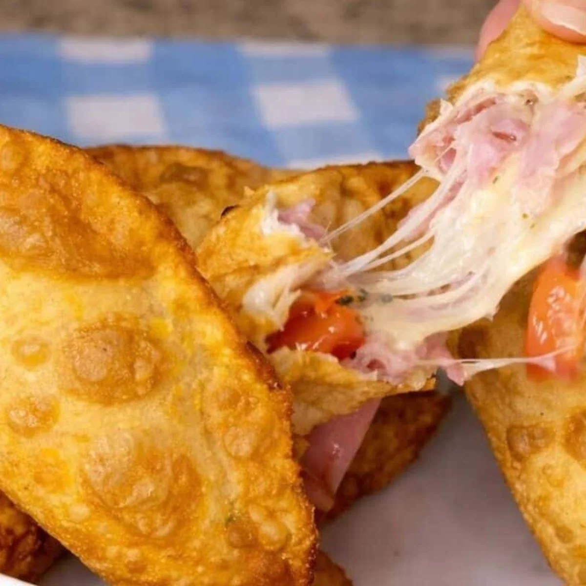 Massa de pastel crocante com três ingredientes simpl