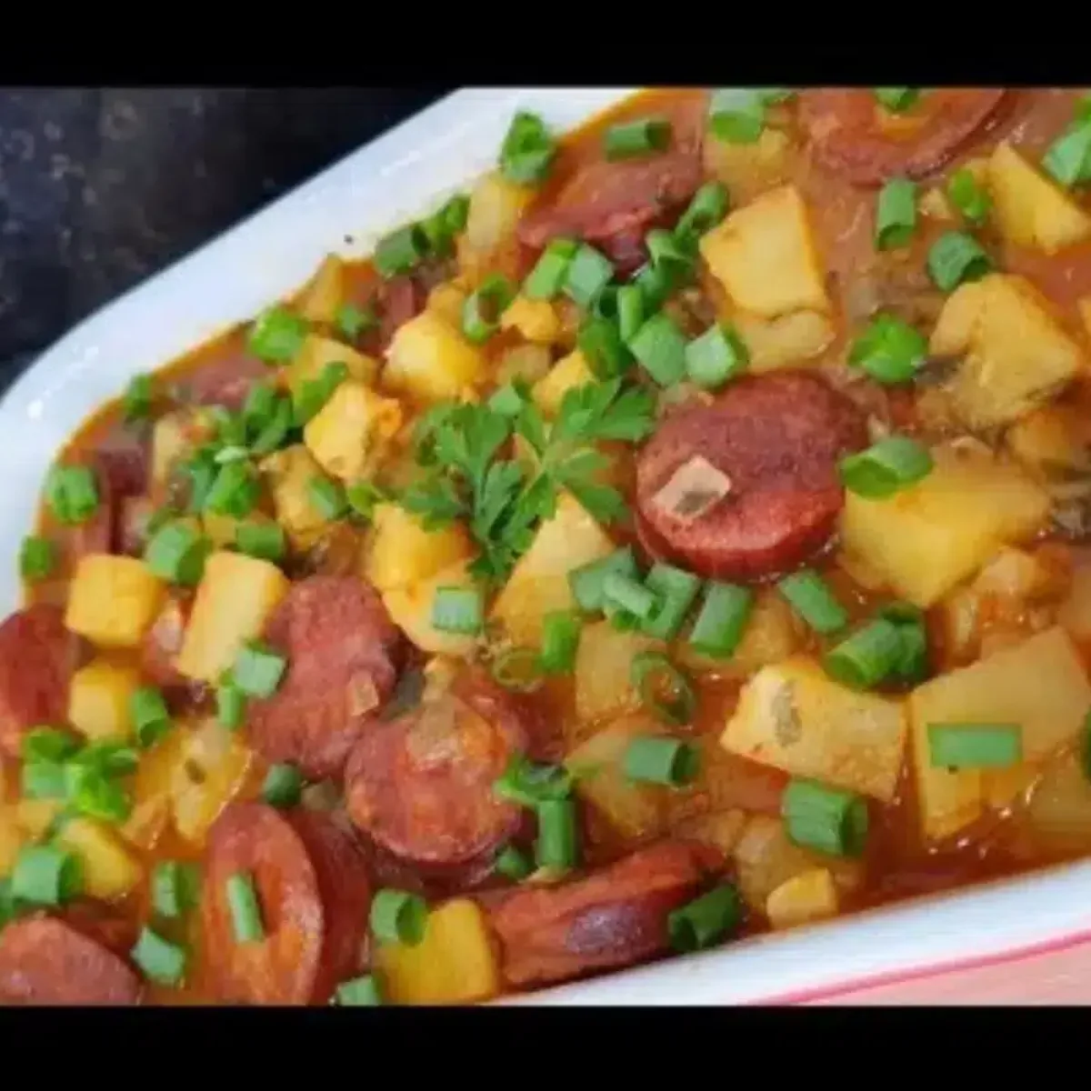Molho de calabresa com batata bem cozida e suculenta