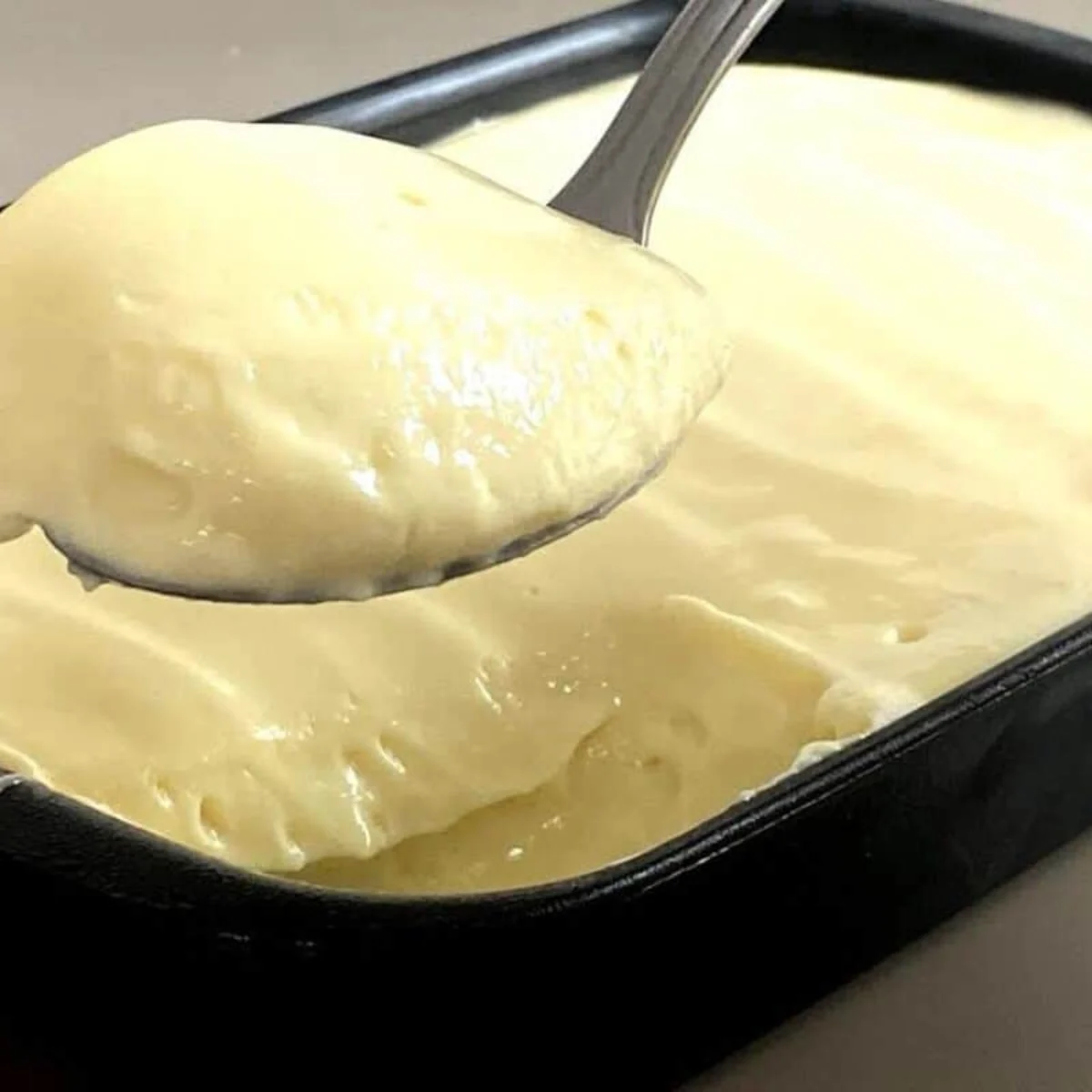 Sobremesa de 2 ingredientes que não vai ao fogo