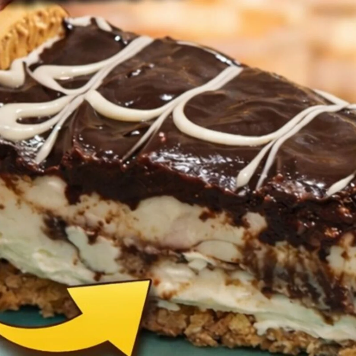 Torta holandesa com creme de baunilha e cobertura de