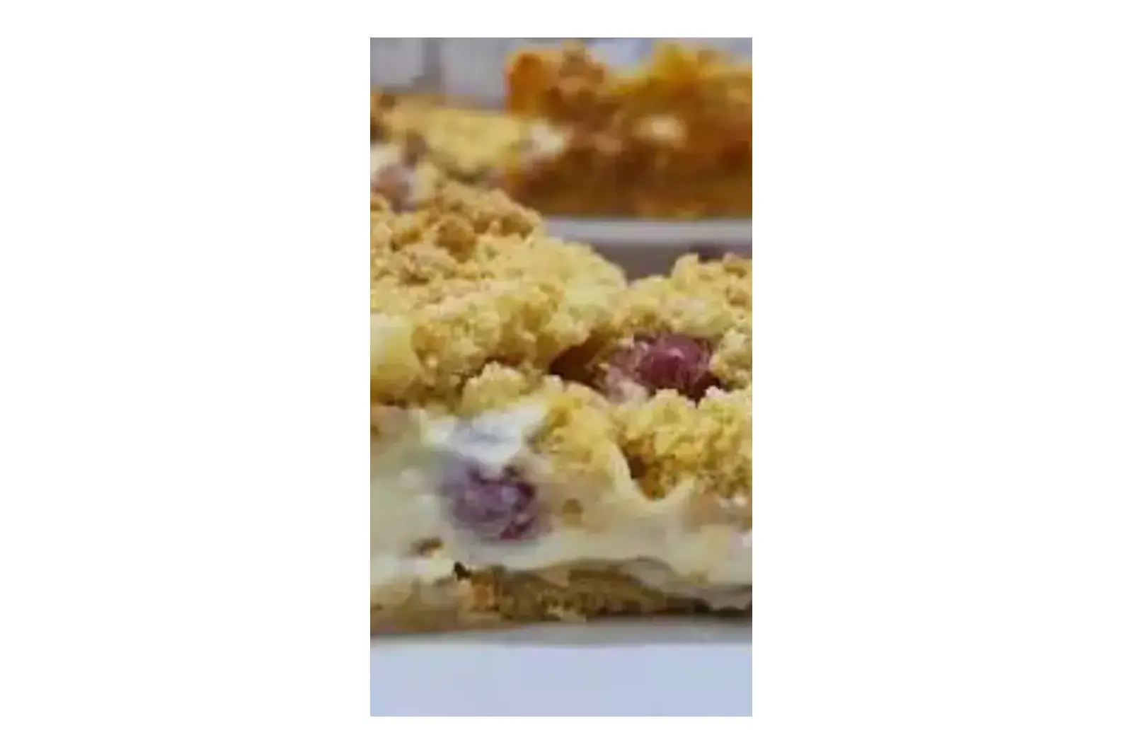 Cuca Cremosa de Uva com Leite Condensado