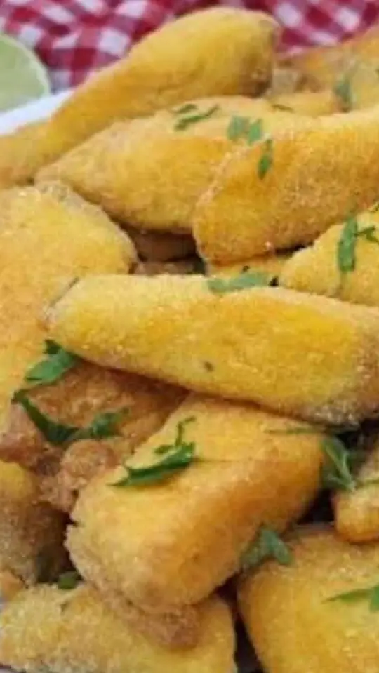 Iscas de Peixe Empanadas no Fubá