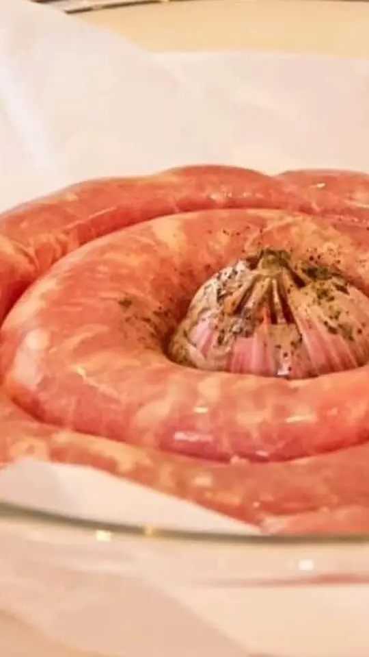 Linguiça com Pasta de Alho Assada