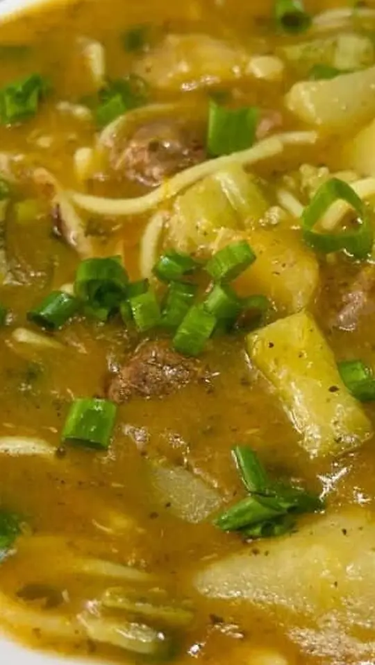 Sopa de Carne com Legumes e Macarrão
